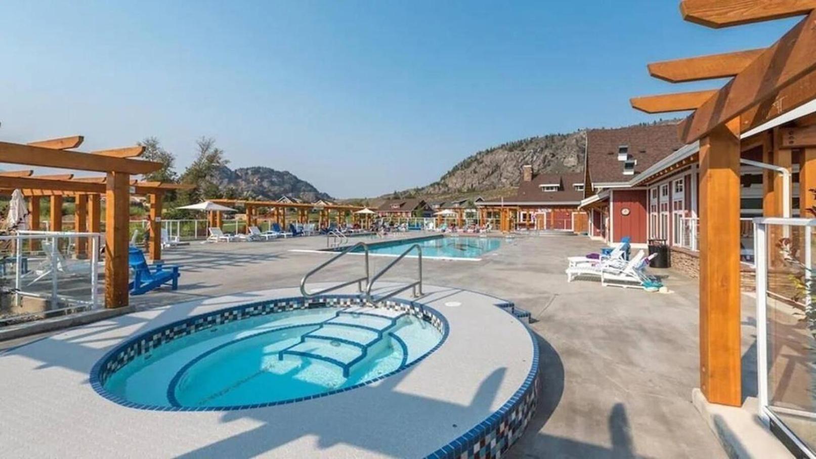 Beautiful Kismet View Cottage With Golf Cart 188 Osoyoos Ngoại thất bức ảnh