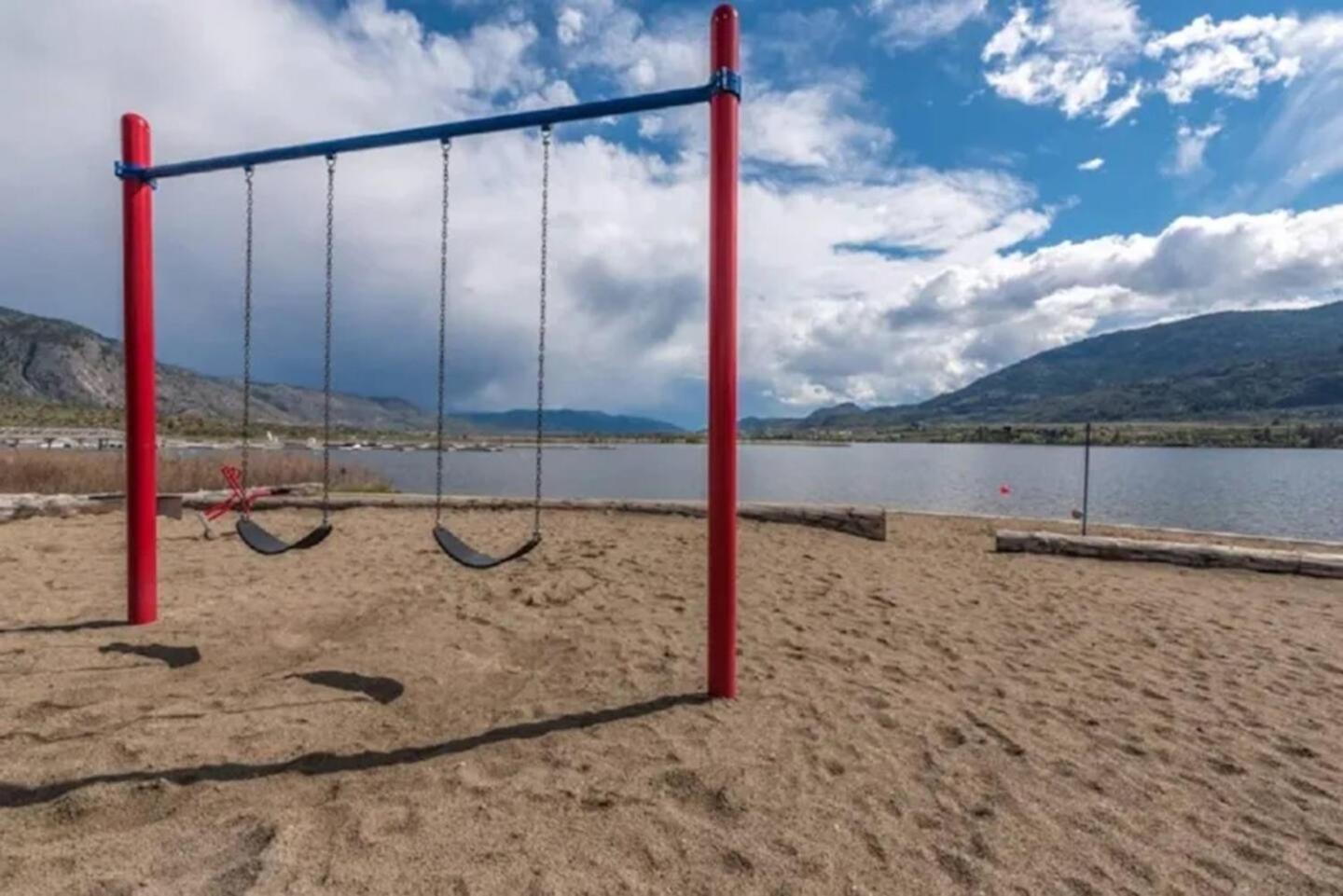 Beautiful Kismet View Cottage With Golf Cart 188 Osoyoos Ngoại thất bức ảnh