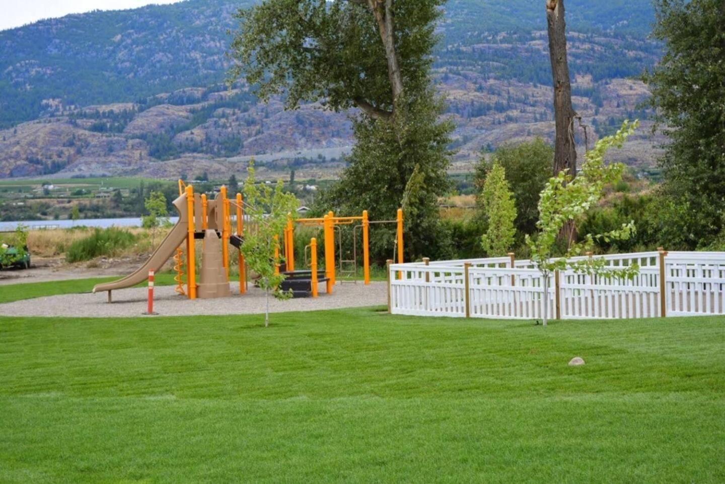 Beautiful Kismet View Cottage With Golf Cart 188 Osoyoos Ngoại thất bức ảnh